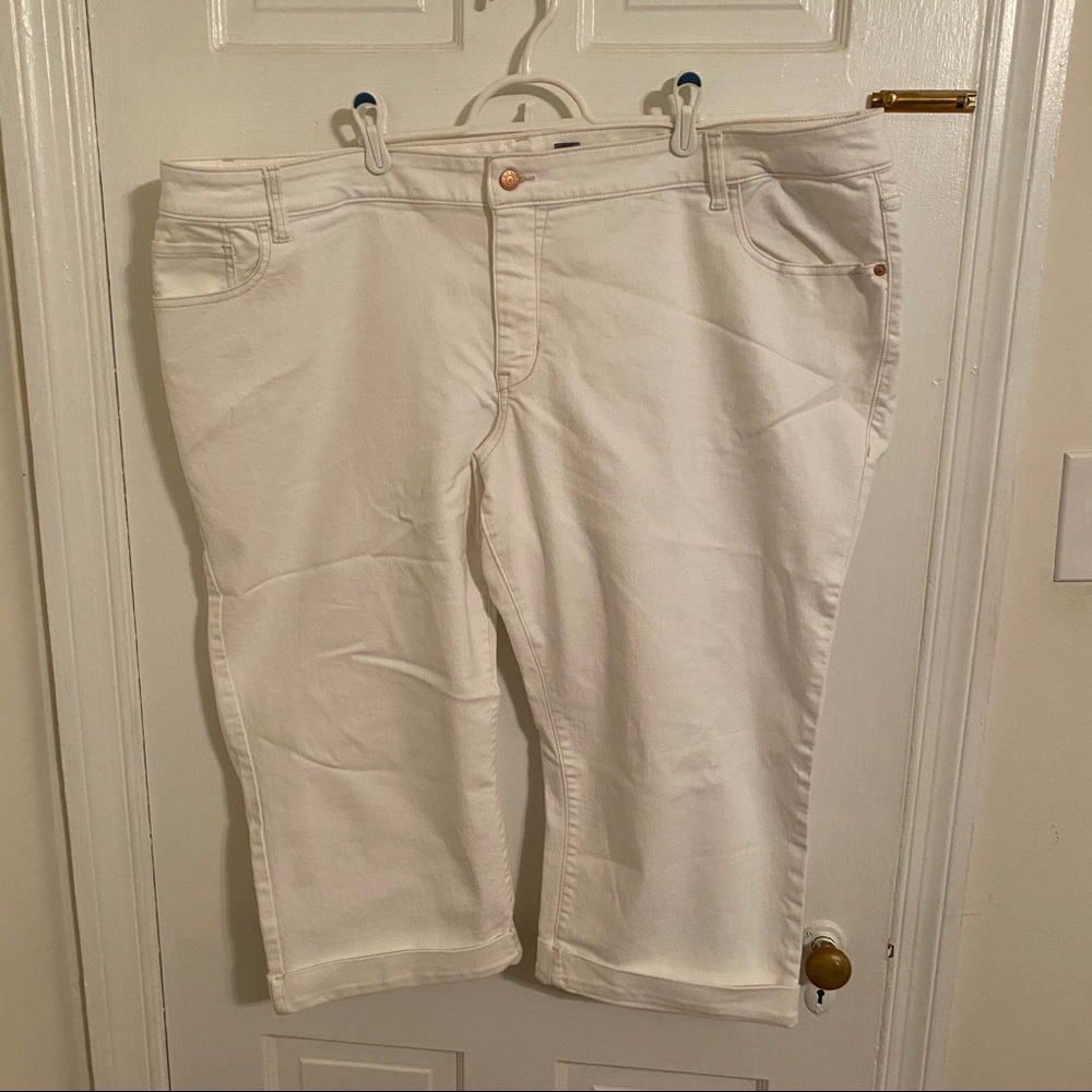White Capri Jeans